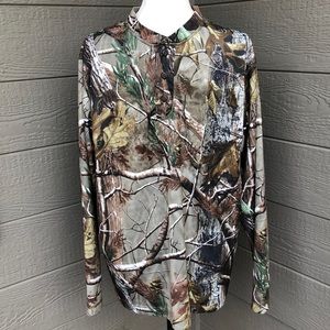 🎉Host Pick-NWOT Cabela’s Real Tree Quick Wick Henley